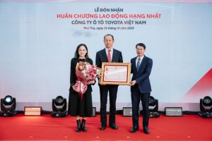 Toyota ViỆt Nam Vinh DỰ ĐÓn NhẬn HuÂn ChƯƠng Lao ĐỘng HẠng NhẤt