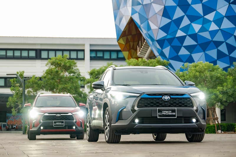 So sánh Toyota Corolla Cross bản xăng và Hybrid: Nên chọn bản nào?
