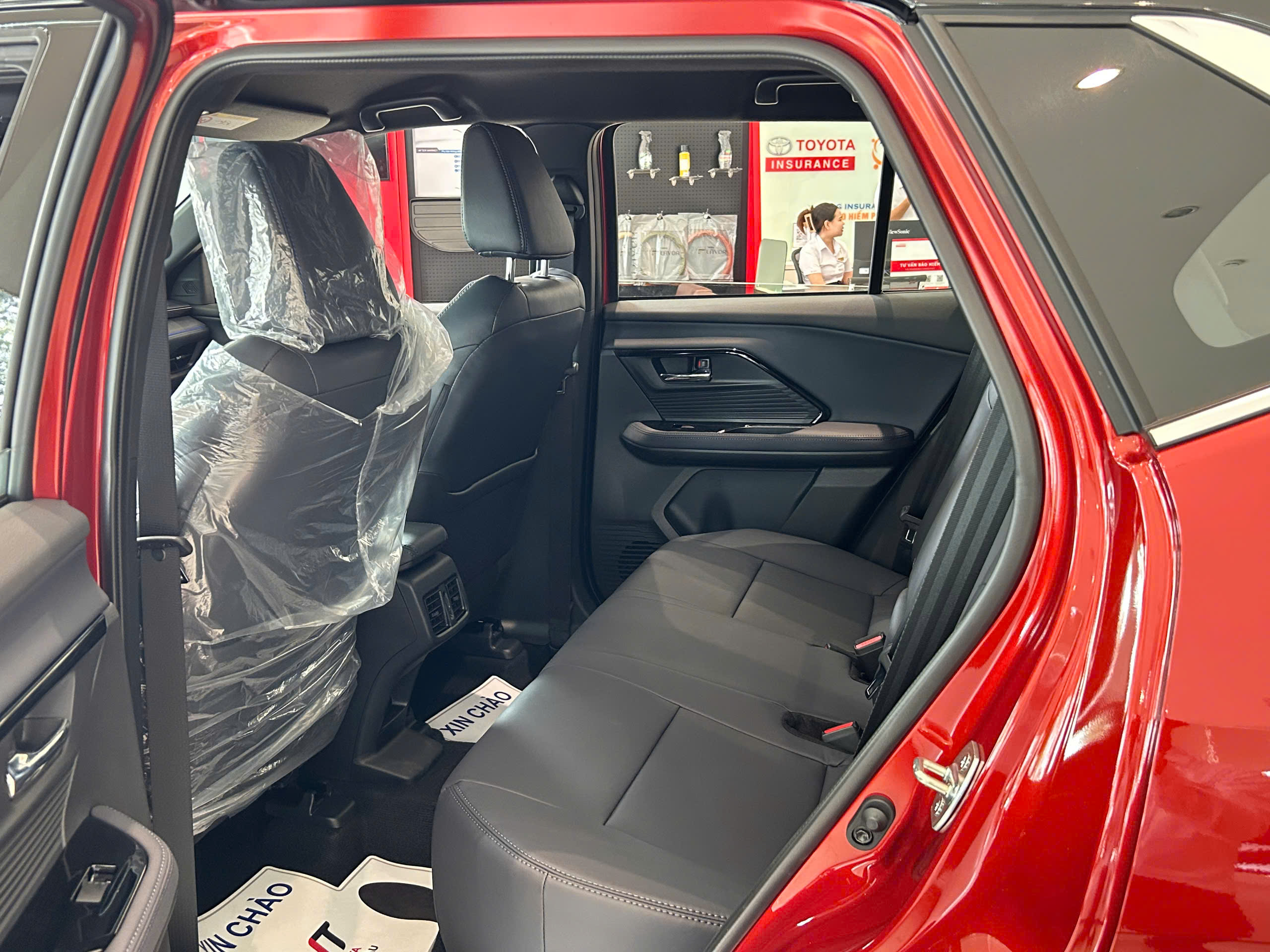Bộ Ảnh Thực Tế Yaris Cross V: Cận Cảnh Mẫu Suv Máy Xăng Được Săn Đón Nhất