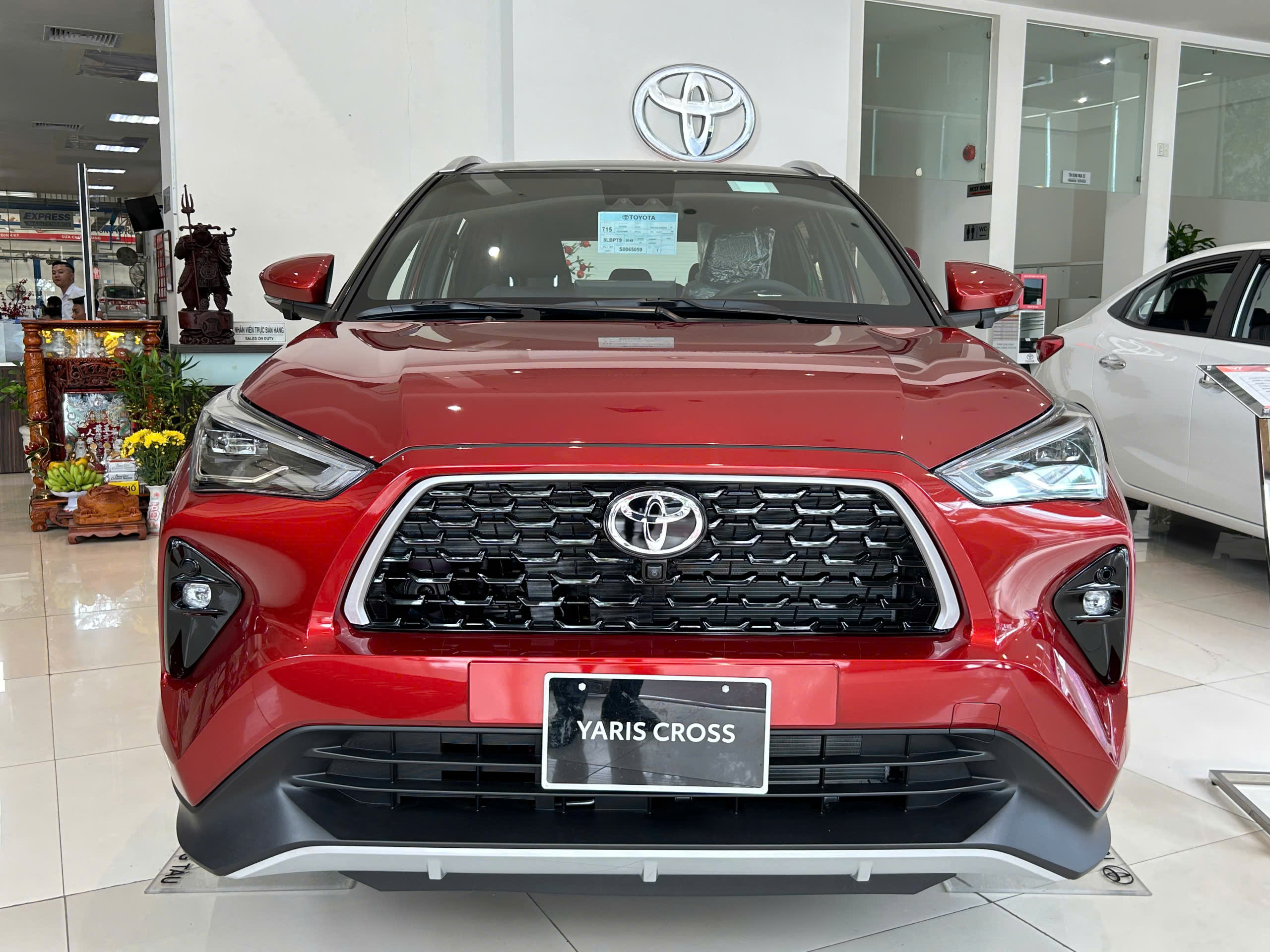 Bộ Ảnh Thực Tế Yaris Cross V: Cận Cảnh Mẫu Suv Máy Xăng Được Săn Đón Nhất