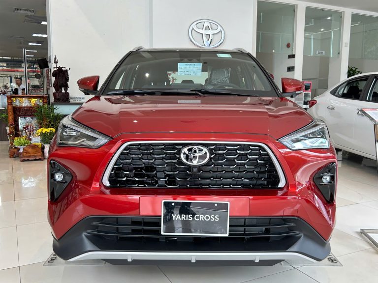 Bộ Ảnh Thực Tế Yaris Cross V: Cận Cảnh Mẫu Suv Máy Xăng Được Săn Đón Nhất