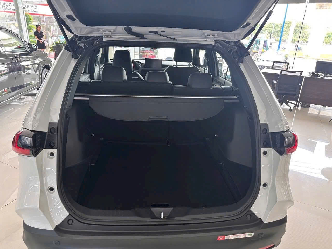 Bộ Ảnh Thực Tế Yaris Cross V: Cận Cảnh Mẫu Suv Máy Xăng Được Săn Đón Nhất