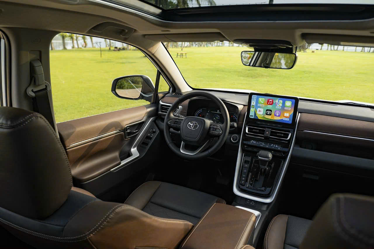 Innova Cross 2026: Giá Xe, Thông Số, Khuyến Mại & Lăn Bánh Mới Nhất