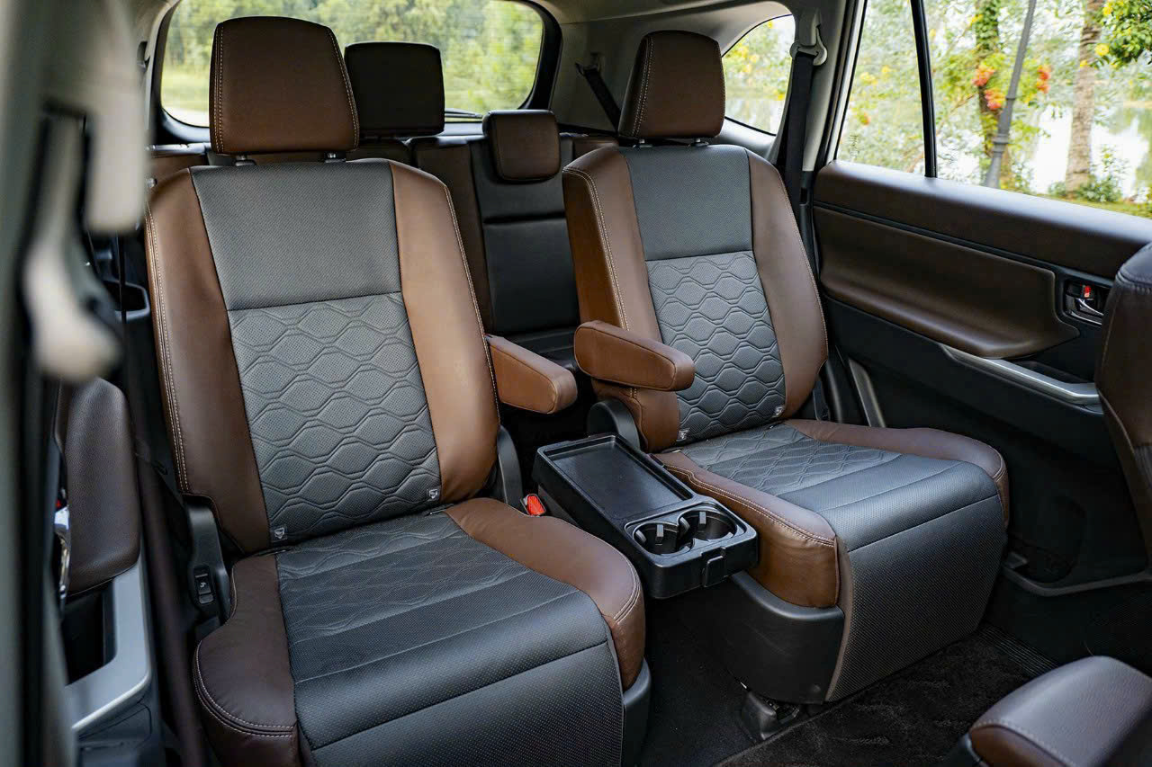 Innova Cross 2026: Giá Xe, Thông Số, Khuyến Mại & Lăn Bánh Mới Nhất