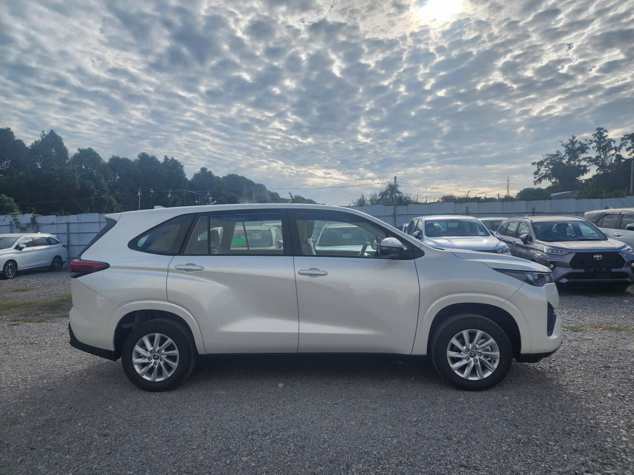 Hình ảnh Thực Tế Innova Cross G 2026