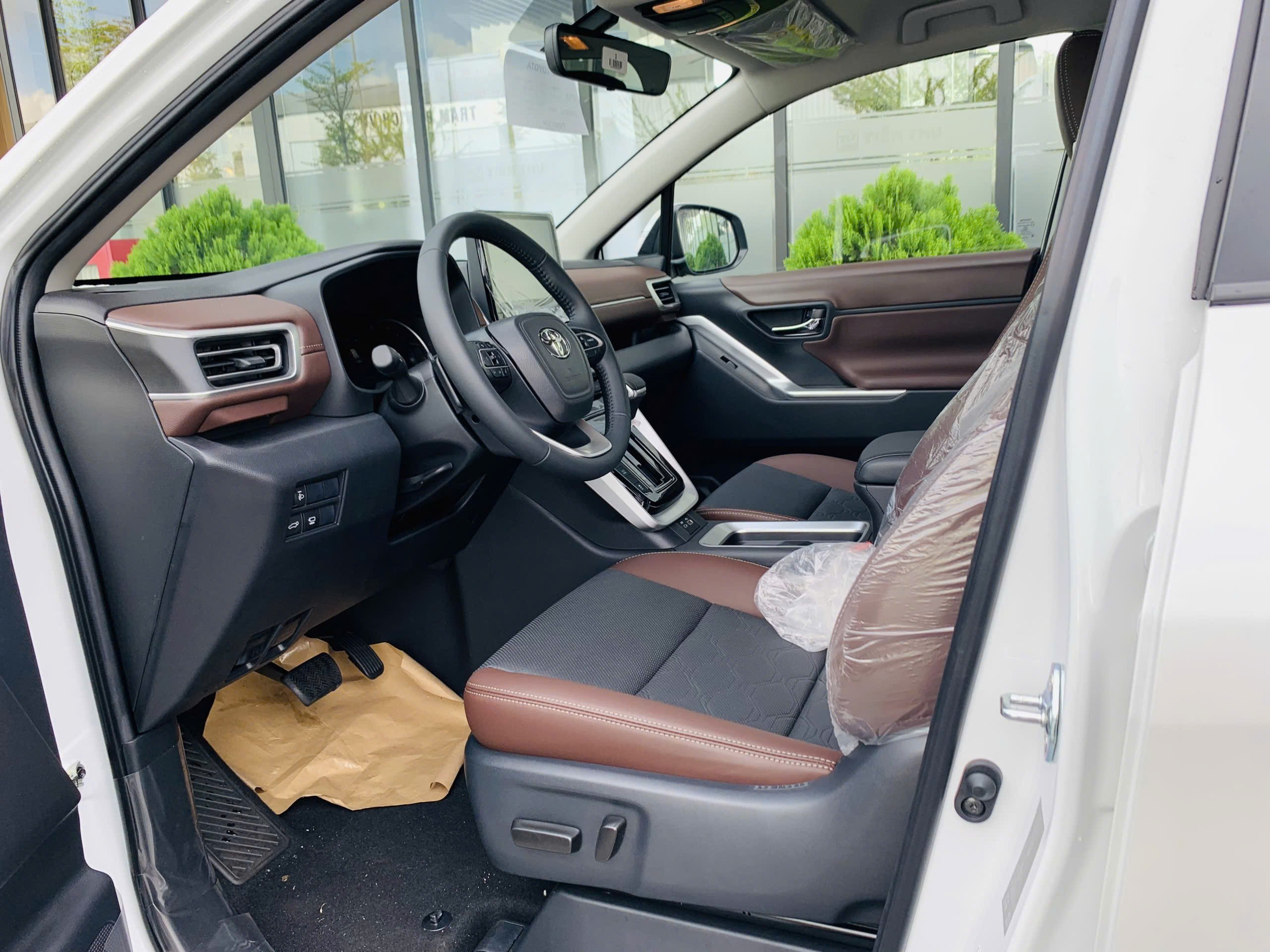 Hình ảnh Thực Tế Innova Cross V Direct Shift Cvt 2026: Cận Cảnh Bản Thuần Xăng Cao Cấp