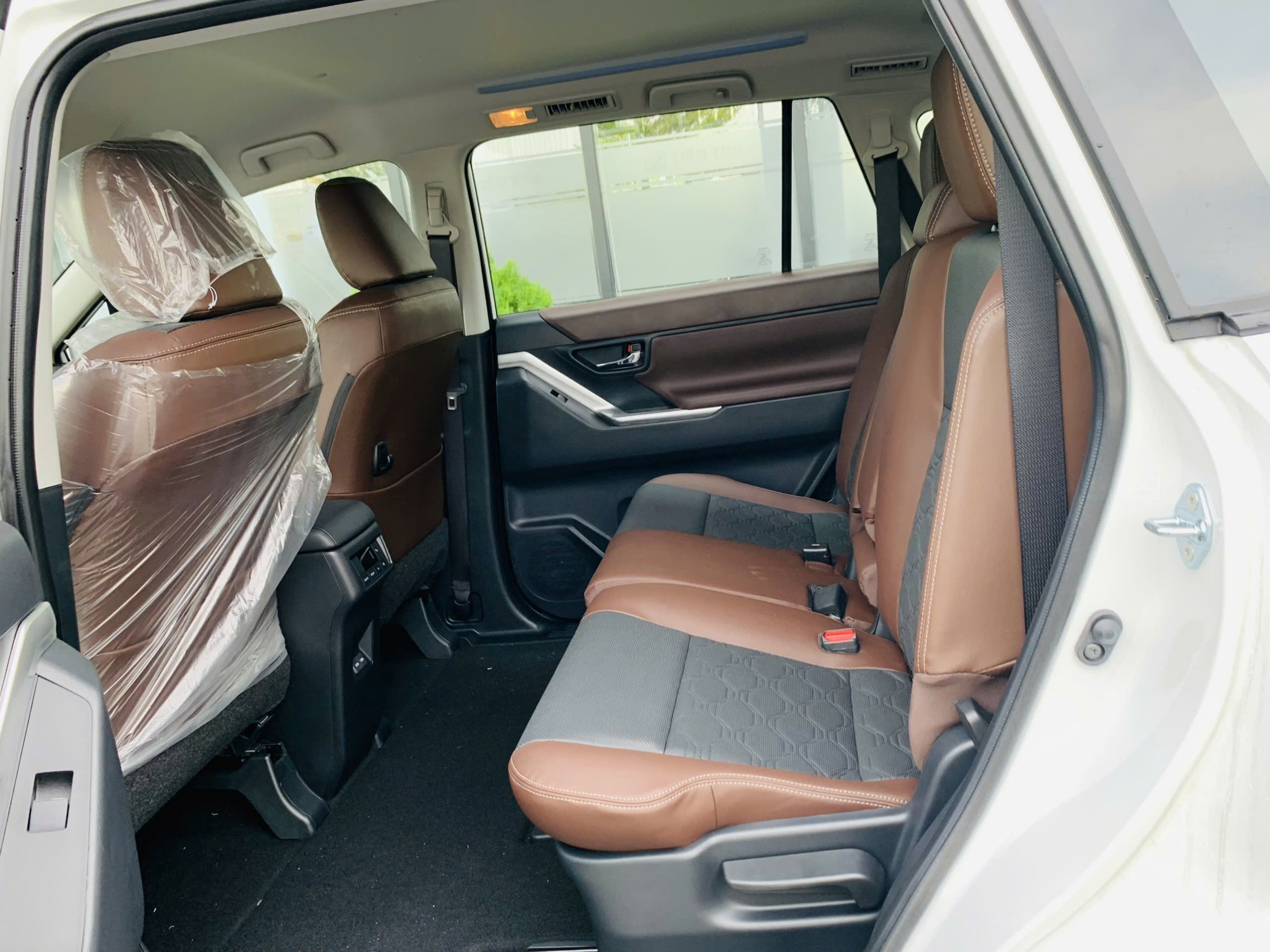 Hình ảnh Thực Tế Innova Cross V Direct Shift Cvt 2026: Cận Cảnh Bản Thuần Xăng Cao Cấp