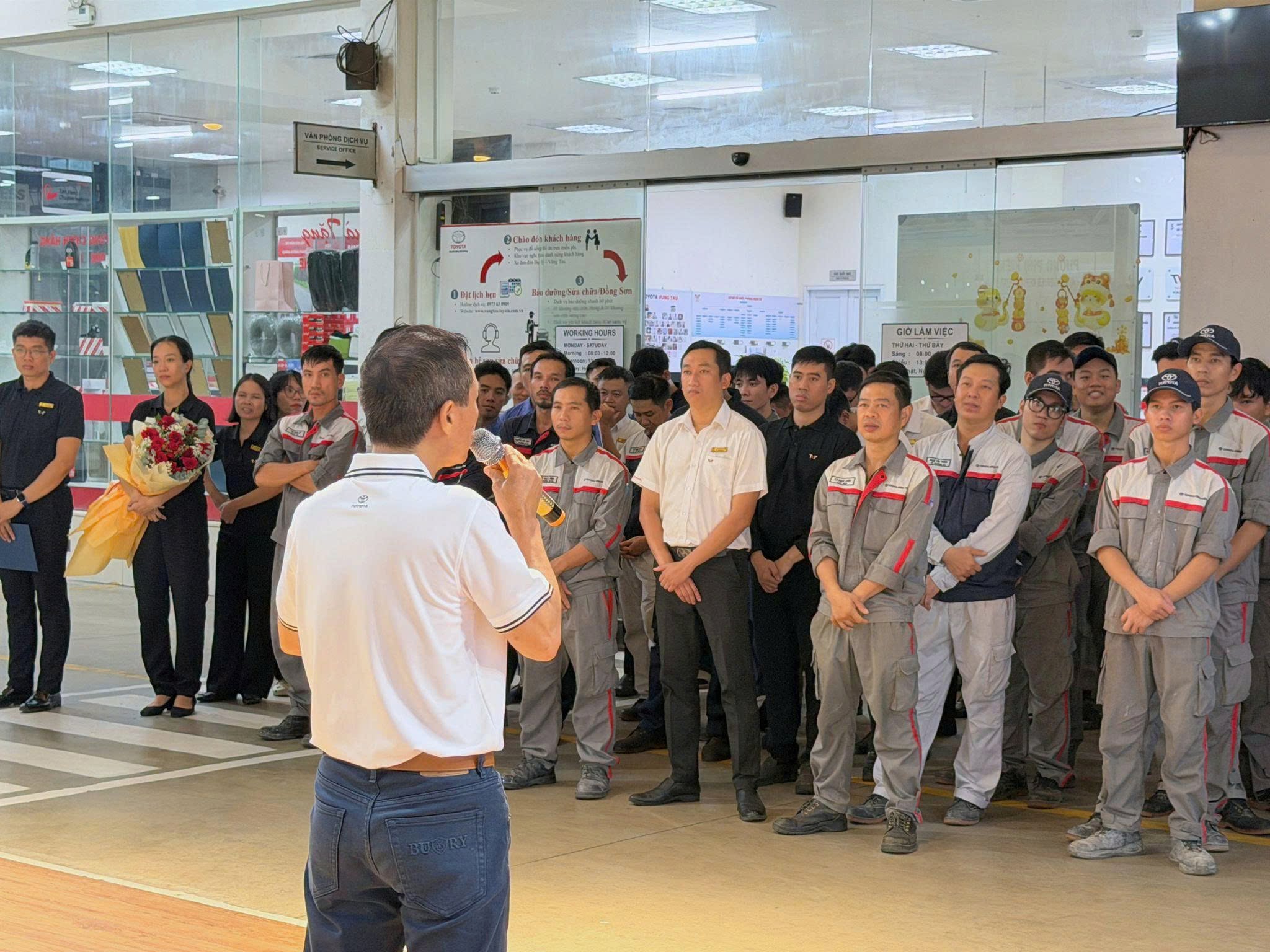 ChÚc MỪng Toyota VŨng TÀu TrÒn 16 TuỔi