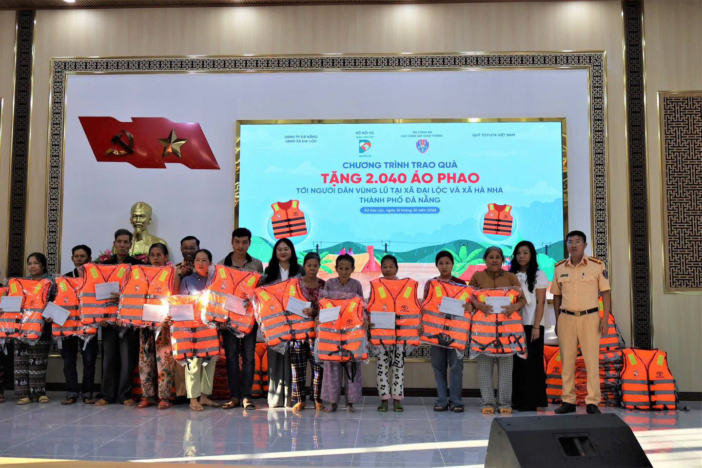 QuỸ Toyota ViỆt Nam Chung Tay VÌ An ToÀn CỘng ĐỒng MÙa MƯa LŨ